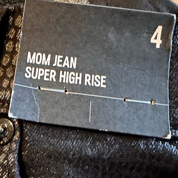 Express NWT Black Snake print Super High Rise Mom Jeans 4 - Picture 4 of 5